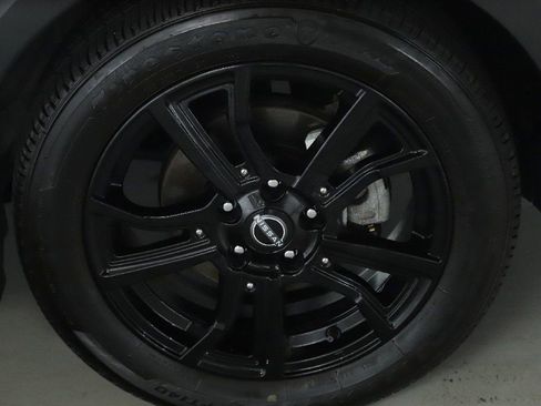 Certified 2023 Nissan Kicks SR image 11