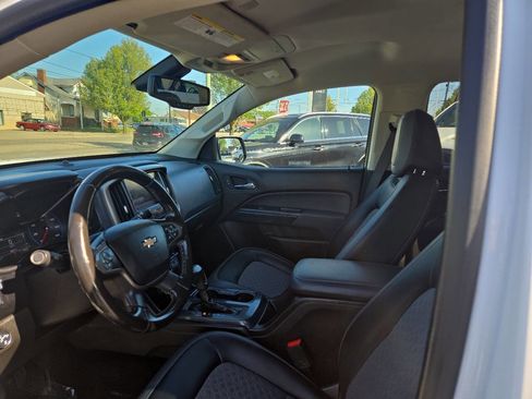Used 2017 Chevrolet Colorado Z71 AWD/4WD image 9