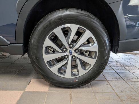 Used 2025 Subaru Outback Premium image 31