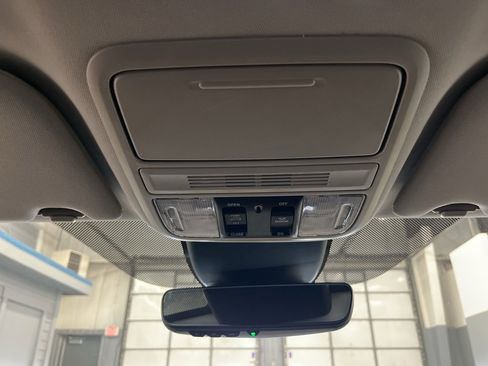 Used 2025 Honda Odyssey Elite image 24