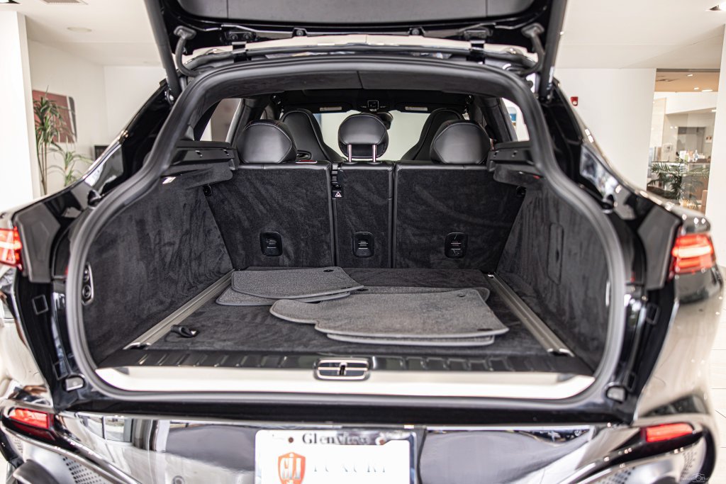 Used 2021 Aston Martin DBX AWD/4WD image 15