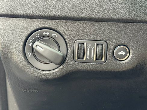 Used 2021 Dodge Charger SXT w/ Blacktop Package image 29