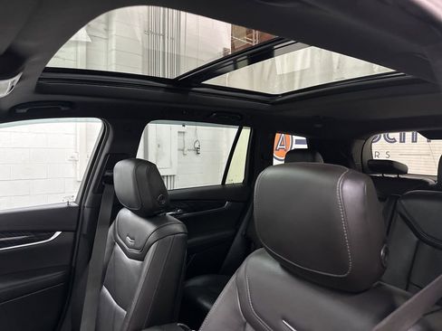 Used 2020 Cadillac XT6 Premium Luxury AWD/4WD image 32