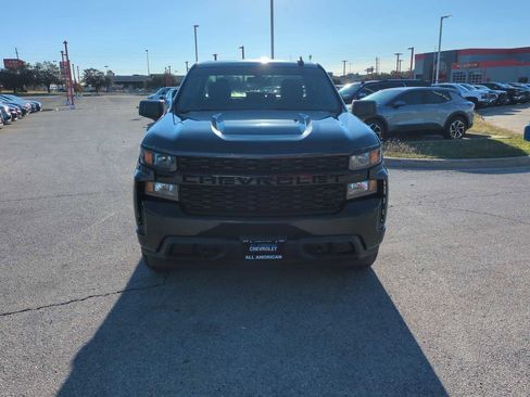 Used 2020 Chevrolet Silverado 1500 Custom w/ Custom Value Package image 3