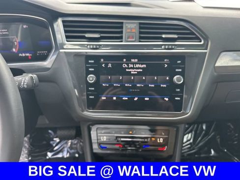 Certified 2023 Volkswagen Tiguan SE FWD image 20