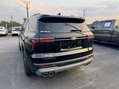 Used 2026 Chevrolet Traverse LT w/ Driver Confidence Package FWD image 7