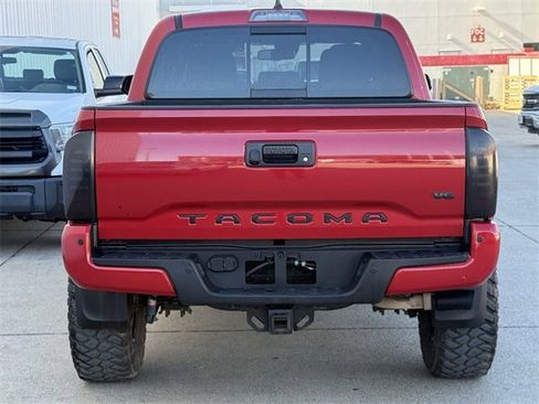 Used 2021 Toyota Tacoma TRD Sport image 5