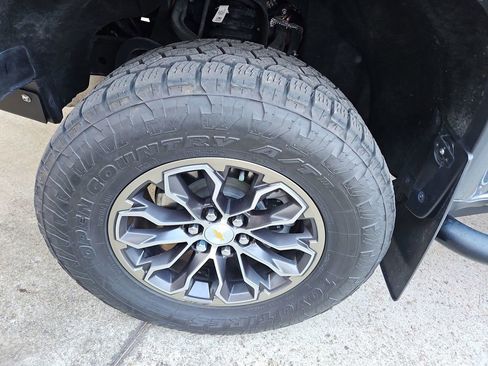 Used 2021 Chevrolet Colorado ZR2 w/ ZR2 Dusk Special Edition image 31