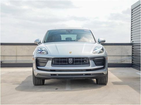 Certified 2025 Porsche Macan image 10