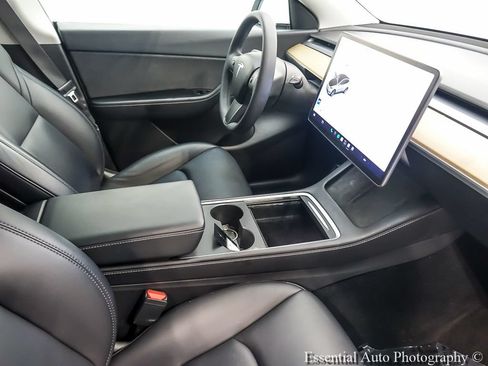 Used 2022 Tesla Model Y Long Range AWD/4WD image 34
