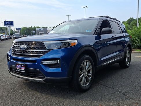 Certified 2020 Ford Explorer XLT w/ Equipment Group 202A AWD/4WD image 4