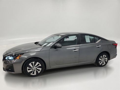 Used 2023 Nissan Altima 2.5 S image 4