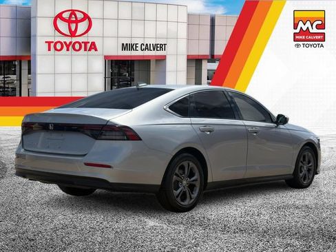 Used 2023 Honda Accord EX image 5