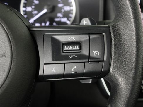 Used 2023 Nissan Rogue S image 27