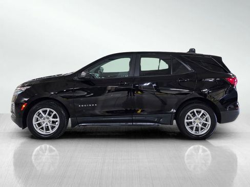 Used 2022 Chevrolet Equinox LS w/ LS Convenience Package image 4