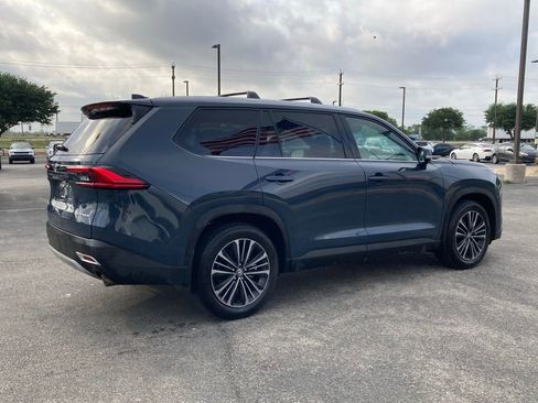 Used 2024 Toyota Grand Highlander AWD Hybrid image 5