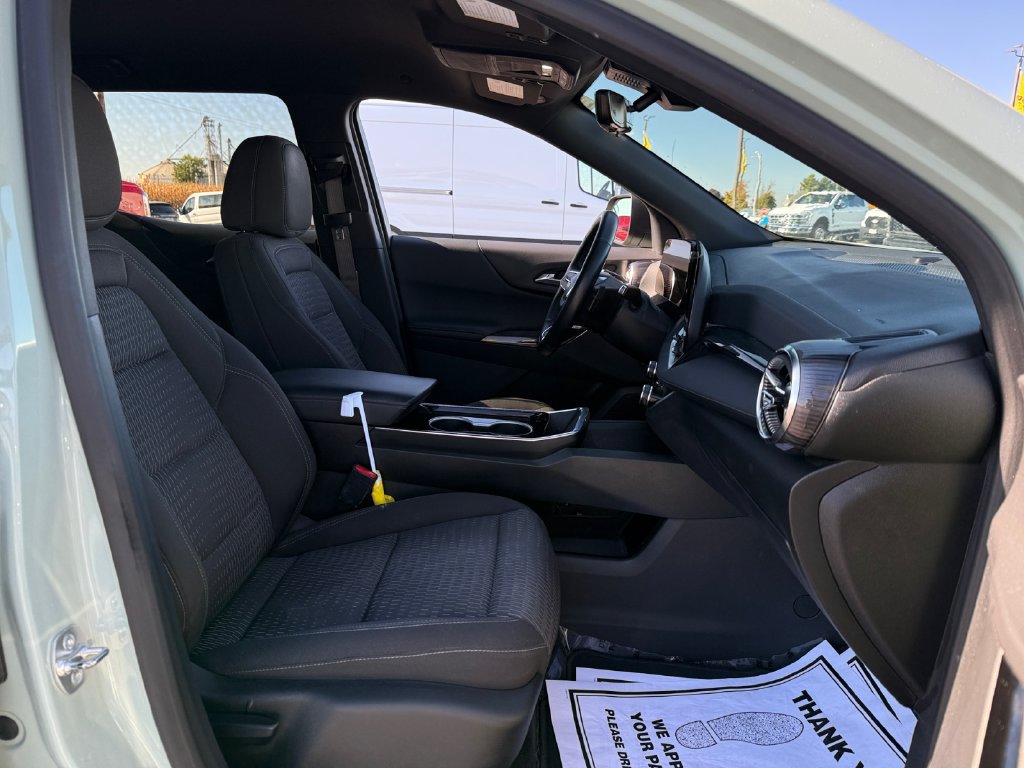Used 2025 Chevrolet Equinox LT w/ Safety and Technology Package AWD/4WD image 40