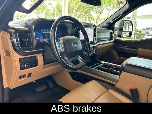 Used 2023 Ford F350 Lariat w/ Lariat Ultimate Package AWD/4WD image 6