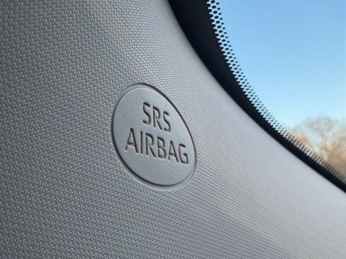 Certified 2023 Toyota Sienna LE image 31