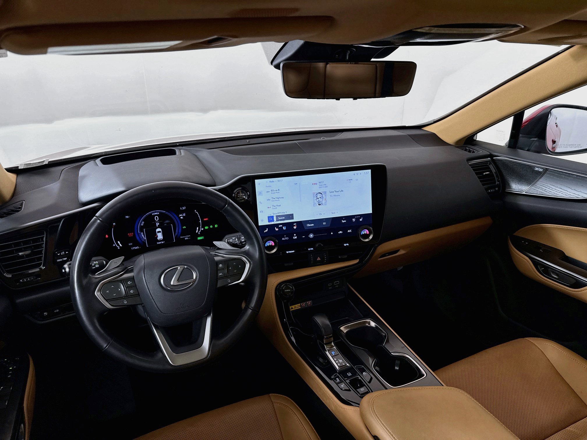 Used 2025 Lexus NX 350h AWD w/ Cold Area Package image 24