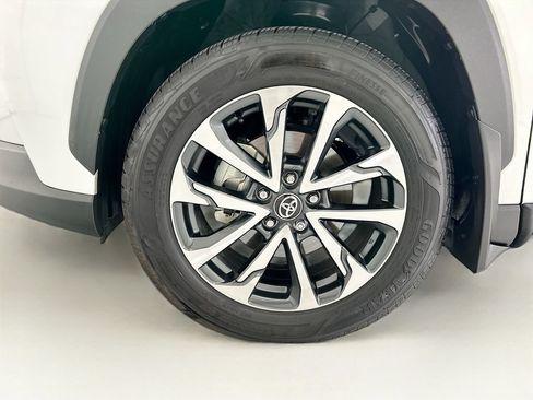 Certified 2025 Toyota Corolla Cross XLE w/ Convenience Package AWD/4WD image 28