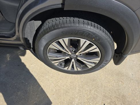 Used 2023 Nissan Rogue SV image 12