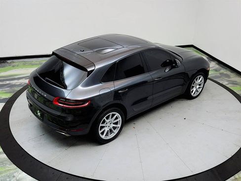Used 2017 Porsche Macan AWD/4WD image 33