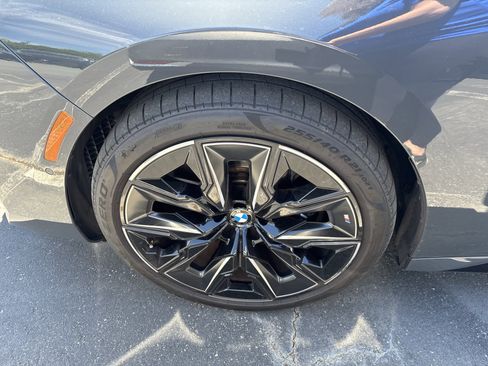 Certified 2023 BMW 740i RWD image 38