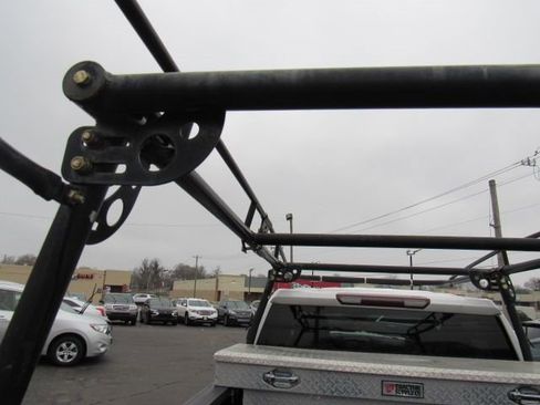 Used 2019 GMC Sierra 1500 Base Crew Cab  Long Box 4WD w/ Convenience Package image 13