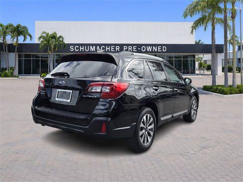 Used 2018 Subaru Outback 2.5i Touring image 7