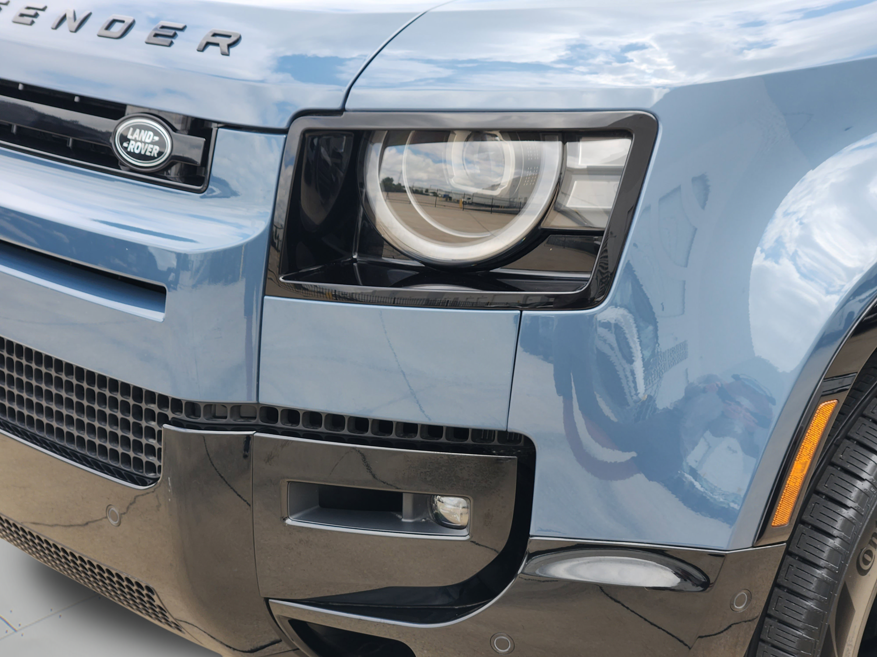 New 2026 Land Rover Defender 110 X-Dynamic SE AWD/4WD image 35