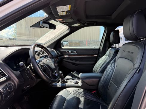 Used 2019 Ford Explorer Platinum AWD/4WD image 10