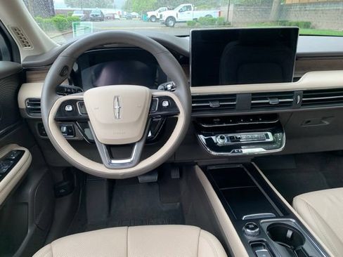 Certified 2024 Lincoln Corsair Grand Touring AWD/4WD image 16