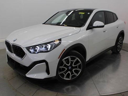 Used 2025 BMW X2 xDrive28i w/ Convenience Package AWD/4WD image 3