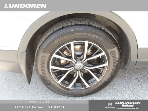 Used 2021 Volkswagen Tiguan SE AWD/4WD image 12
