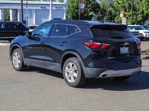 Used 2021 Chevrolet Blazer LT FWD image 2