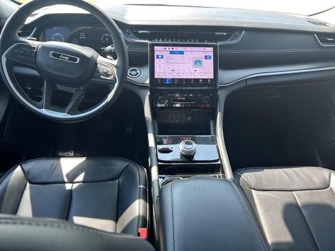 Used 2023 Jeep Grand Cherokee Limited w/ Luxury Tech Group II image 11