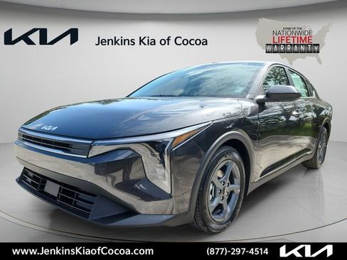 New 2026 Kia K4 FWD image 11