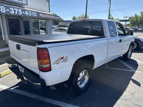 Used 2000 Chevrolet Silverado 1500 4x4 Extended Cab image 4