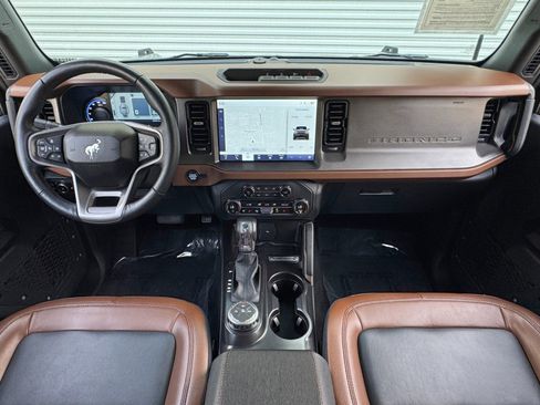 Used 2024 Ford Bronco Outer Banks AWD/4WD image 13