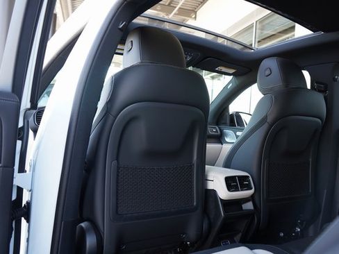 New 2025 Mercedes-Benz GLE 53 AMG 4MATIC Coupe image 36