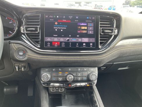 Used 2023 Dodge Durango R/T w/ Hemi Orange Plus Package AWD/4WD image 18