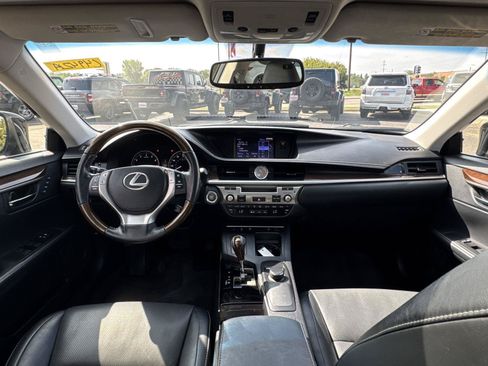 Used 2014 Lexus ES 350 w/ Premium Package FWD image 28