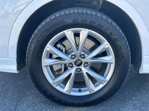 Used 2025 Audi Q3 2.0T Premium image 9