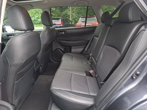 Used 2016 Subaru Outback 3.6R Limited AWD/4WD image 10