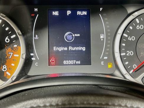 Used 2017 Jeep Renegade Latitude FWD image 11