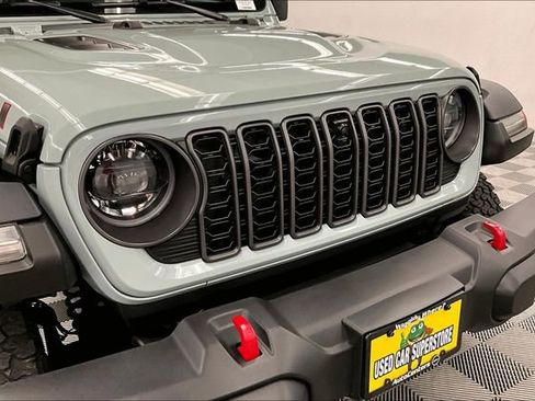 Used 2024 Jeep Wrangler Unlimited Rubicon w/ Dual Top Group AWD/4WD image 30