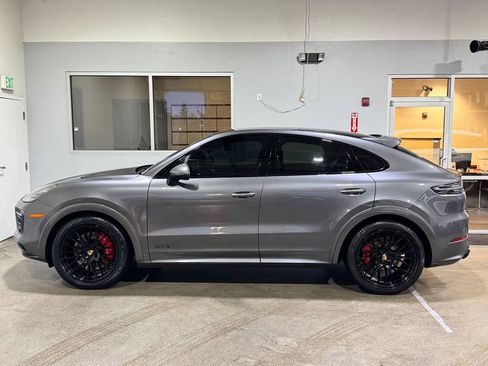 Used 2022 Porsche Cayenne GTS image 10