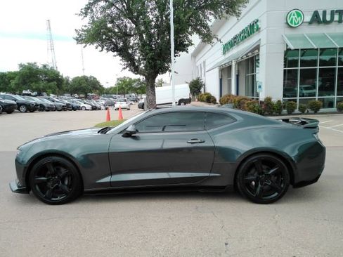 Used 2017 Chevrolet Camaro SS image 10