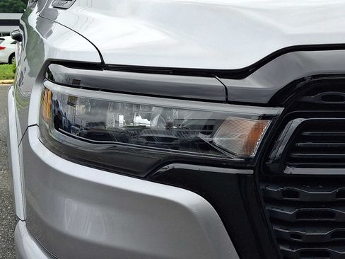 Used 2025 RAM 1500 Big Horn AWD/4WD image 9